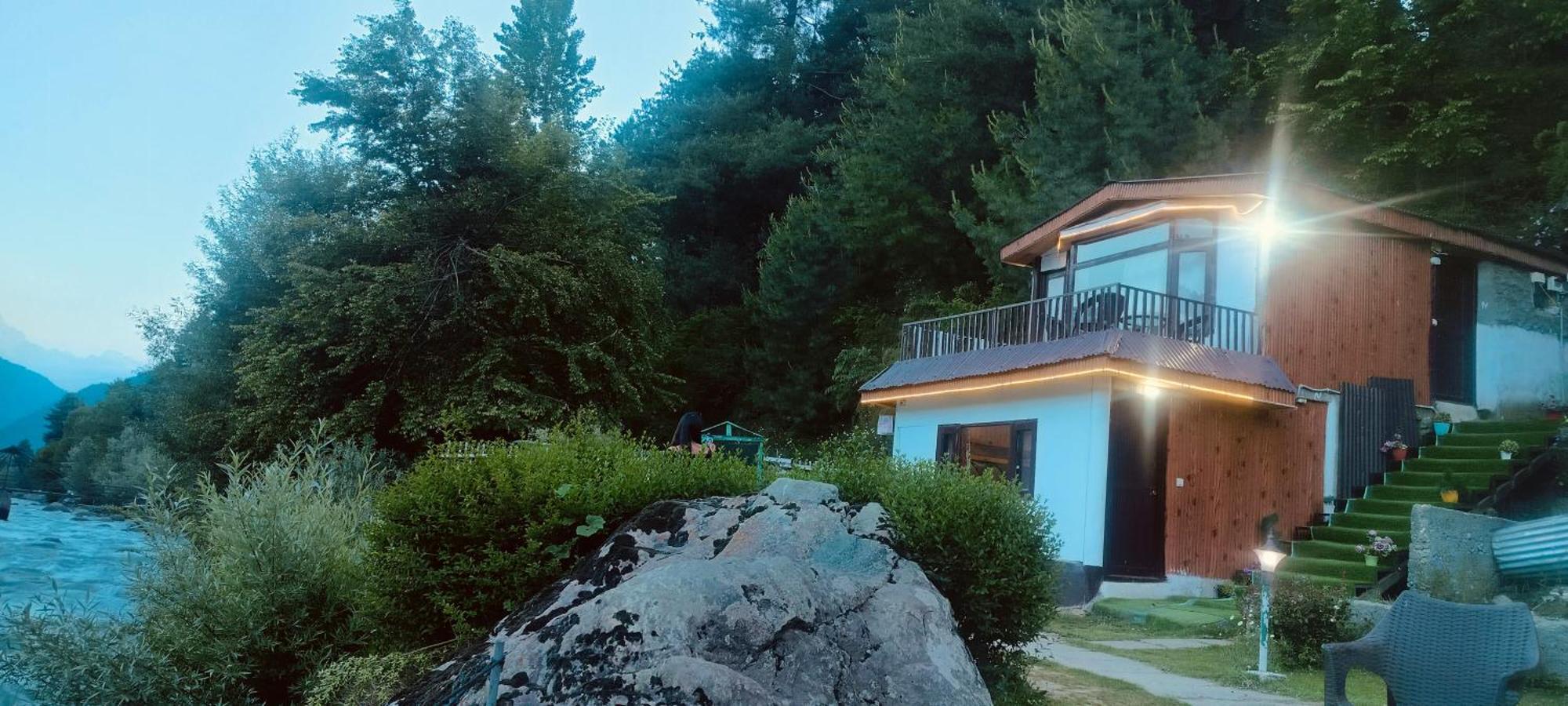 Hotel White House Pahalgām 外观 照片